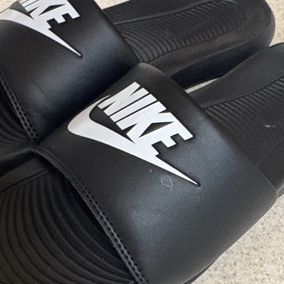 Nike Black and White Slide Sandals - Picture 5 of 6